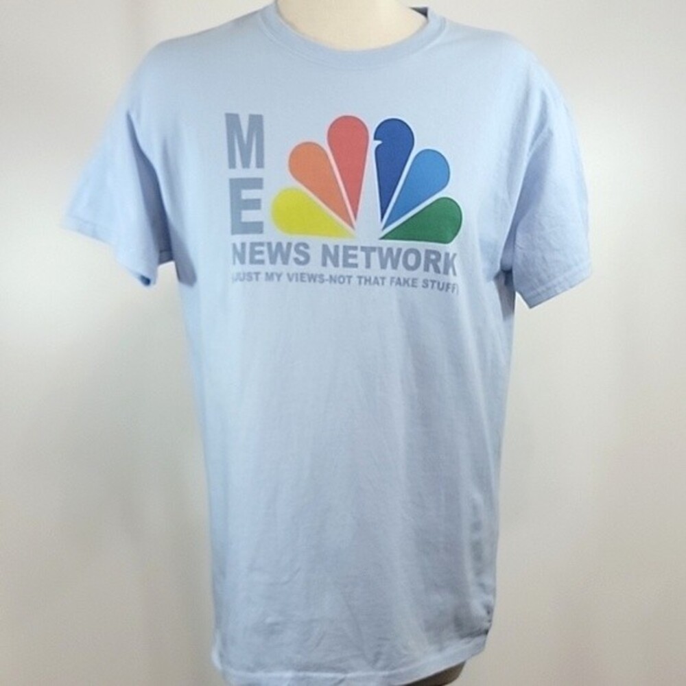 GILDAN Me News Crewneck Tee size M